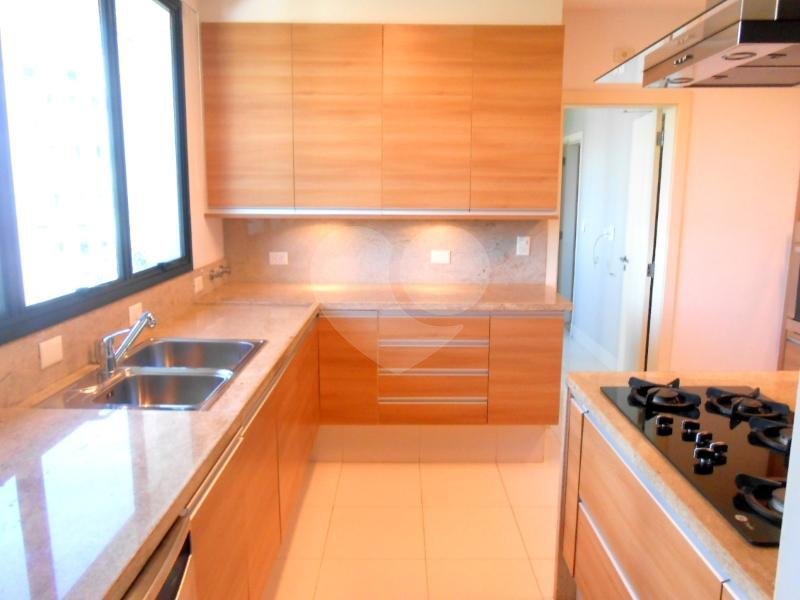Apartamento à venda com 4 suítes em Vila Suzana, São Paulo, SP