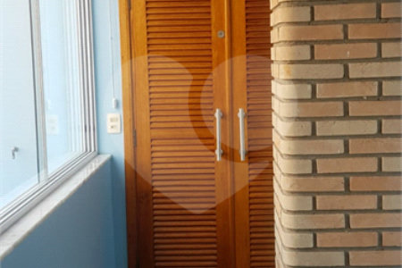 Sobrado à venda com 4 quartos, sendo 2 suítes, em Vila Hamburguesa, São Paulo, SP