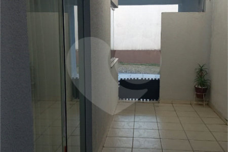 Casa em condomínio à venda com 3 quartos, sendo 1 suíte, em Vila Oliveira, Mogi das Cruzes, SP