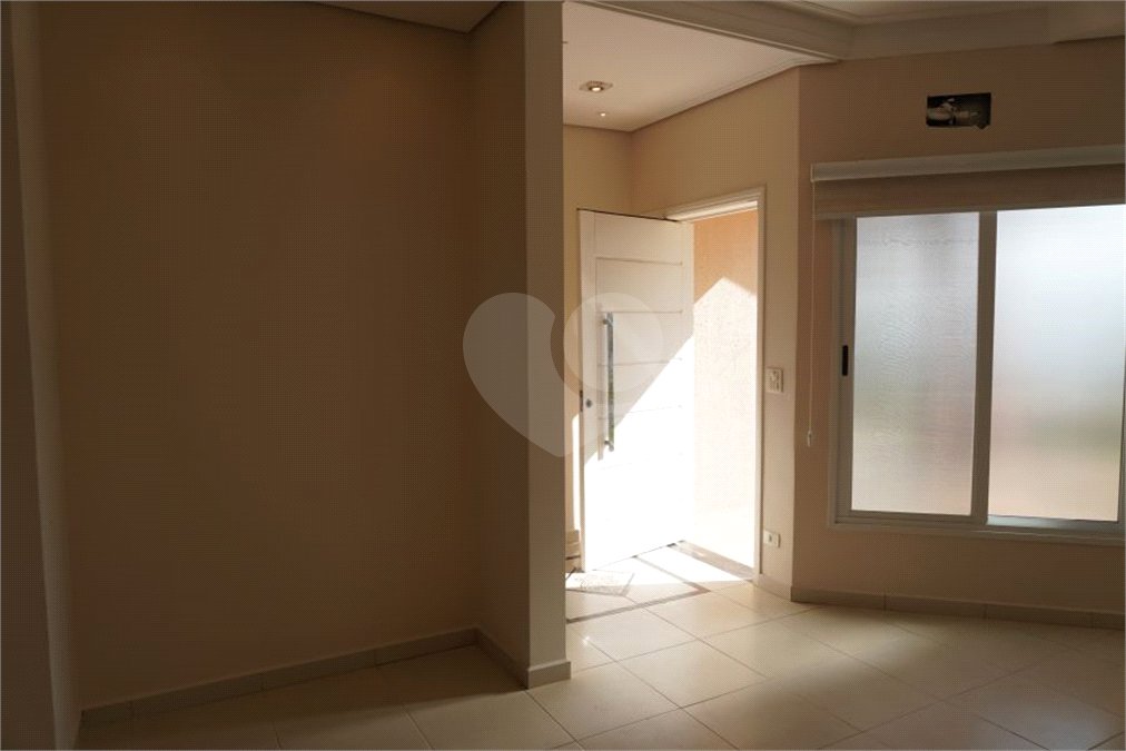 Casa para alugar com 4 quartos, sendo 2 suítes, no condomínio Mont Serrat, Salto - SP