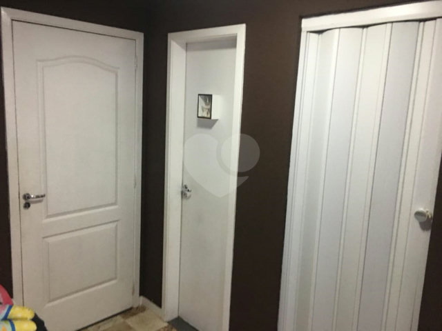 Casa à venda com 3 quartos, sendo 1 suíte,  no condomínio Village St. Louis, São Paulo - SP