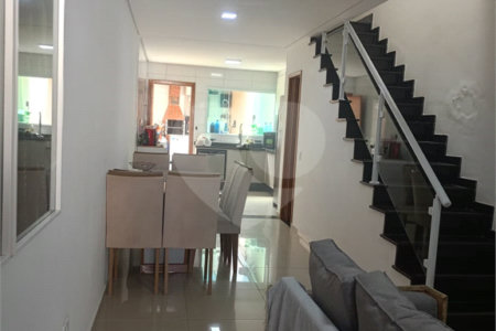 Sobrado à venda com 3 quartos, sendo 1 suíte,  em Campo Grande, São Paulo, SP