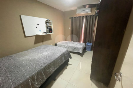 Sobrado à venda com 3 quartos, sendo 1 suíte, em Jardim Brasília, Três Lagoas, MS