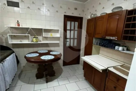 Sobrado à venda com 3 quartos, sendo 1 suíte, em Jardim Ester, São Paulo, SP