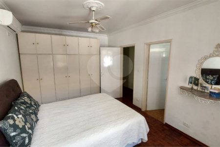 Casa à venda com 4 quartos, sendo 2 suítes, em Jardim São Caetano, São Caetano do Sul, SP