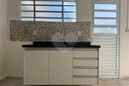 Casa Térrea à venda ou para alugar com 2 suítes em Alvinópolis, Atibaia, SP