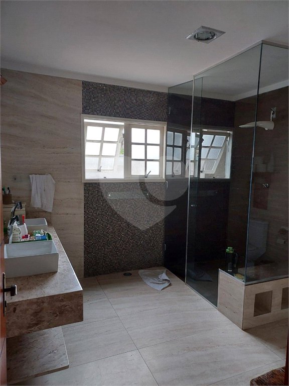 Sobrado à venda com 3 quartos, sendo 1 suíte, em Jardim Fonte Áurea, Poá, SP