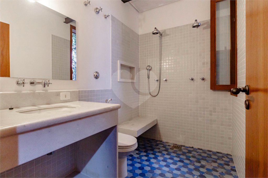Casa à venda com 3 quartos, sendo 2 suítes, em Jardim América, São Paulo, SP