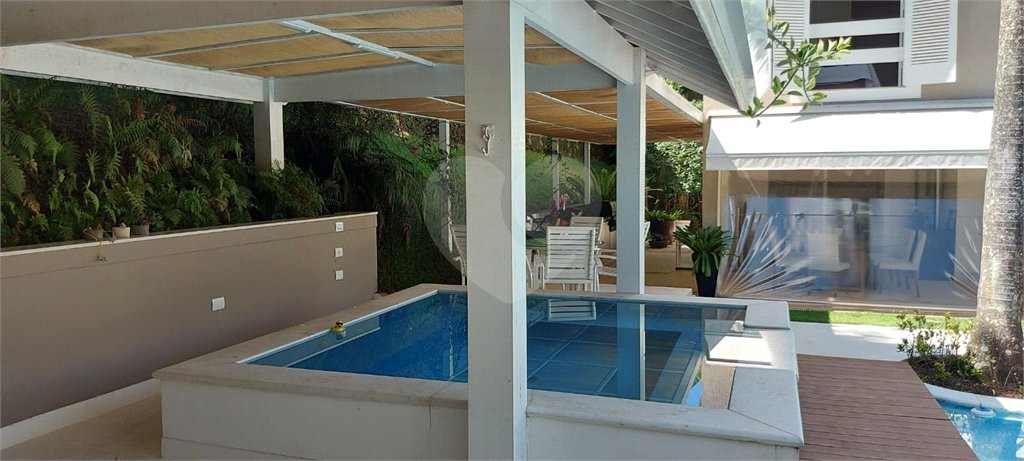 Casa à venda com 4 suítes em Alphaville, Santana de Parnaíba, SP
