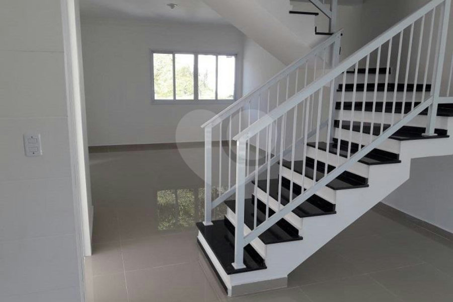 Sobrado à venda com 3 quartos, sendo 1 suíte, em Villa Verde, Franco da Rocha, SP