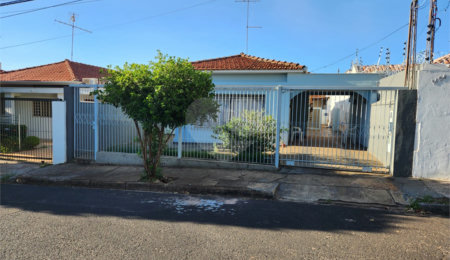 Casa à venda com 4 quartos, sendo 1 suíte,  no Centro, Araraquara, SP