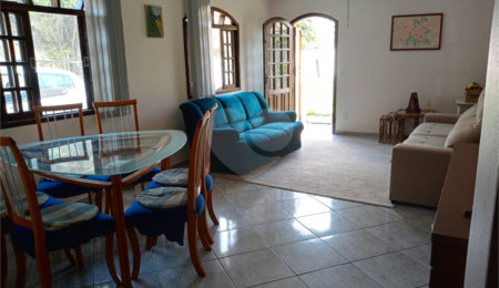 Casa à venda com 3 quartos, sendo 1 suíte,  em Tremembé, São Paulo, SP