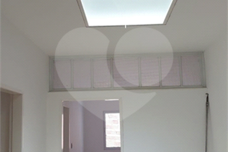 Sobrado à venda com 3 quartos, sendo 2 suítes, em Vila Paulicéia, São Paulo, SP