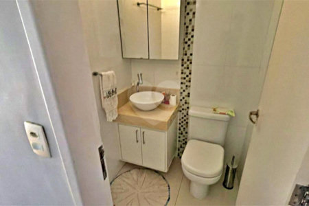 Apartamento à venda com 3 quartos, sendo 1 suíte, em Santo Amaro, São Paulo, SP