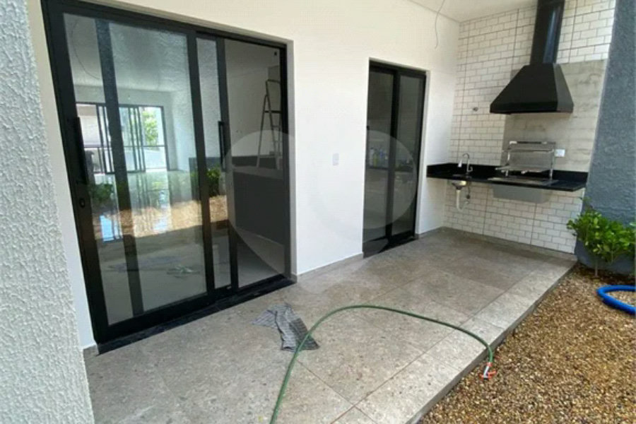 Casa à venda com 3 suítes em Chácara Roselândia, Cotia, SP
