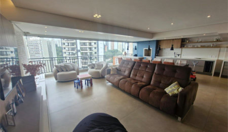 Apartamento à venda com 3 suítes em Vila Suzana, São Paulo, SP
