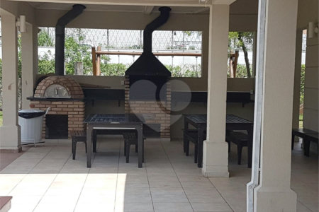 Casa à venda com 3 quartos, sendo 1 suíte, no condomínio Villa das Flores, Mogi das Cruzes - SP