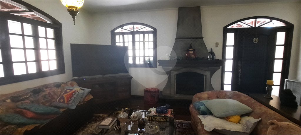 Casa à venda com 4 quartos, sendo 1 suíte, no condomínio Parque Imperial da Cantareira, Mairiporã - SP