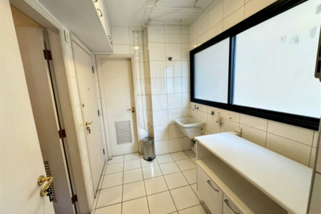 Apartamento à venda com 4 quartos, sendo 2 suítes,  em Pinheiros, São Paulo, SP