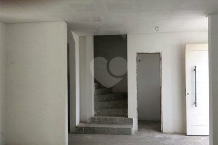 Casa à venda com 4 quartos, sendo 3 suítes,  em Vila Monumento, São Paulo, SP
