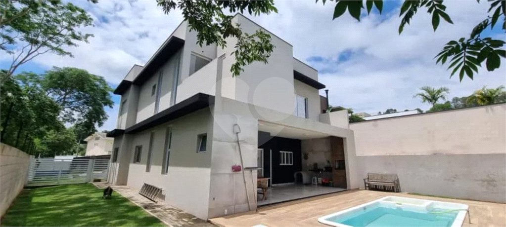 Casa à venda com 3 suítes no condomínio Villa D' Oro, Vinhedo - SP