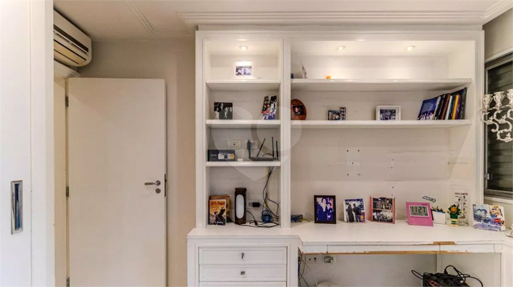 Apartamento à venda com 3 quartos, sendo 1 suíte,  em Higienópolis, São Paulo, SP