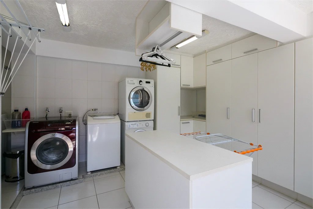 Casa Térrea à venda com 3 quartos, sendo 2 suítes,  em Brooklin Paulista, São Paulo, SP