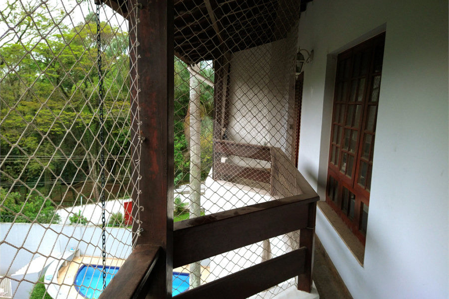 SOBRADO DE 426,0 M² COM 04 SUITES, SALÃO DE FESTAS, 06 VAGAS,06 BANHEIROS E PISCINA PARA LOCAÇÃO OU VENDA NO BARRO BRANCO