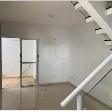 Casa à venda com 2 quartos, sendo 1 suíte, no condomínio Sem Nome, Suzano - SP