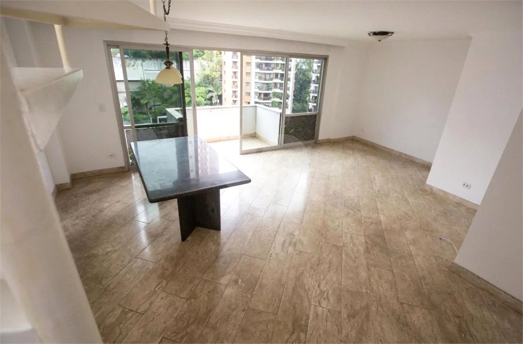 Cobertura à venda com 4 quartos, sendo 1 suíte, em Real Parque, São Paulo, SP