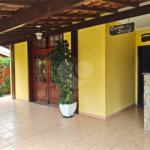 Casa à venda com 4 quartos, sendo 2 suítes,  em Country Residencial Felix, Bom Jesus dos Perdões, SP