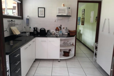Casa em condomínio à venda com 2 quartos, sendo 1 suíte,  em Portal da Ferradura, Armação dos Búzios, RJ