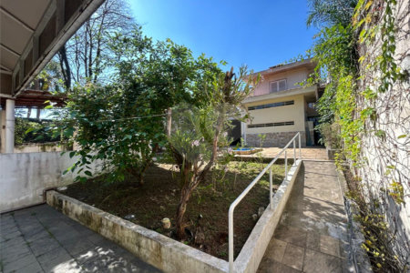 Sobrado à venda ou para alugar com 4 quartos, sendo 1 suíte, em Santo Amaro, São Paulo, SP