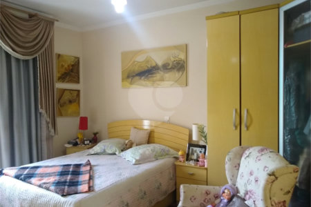Sobrado à venda com 3 suítes em Vila Nivi, São Paulo, SP