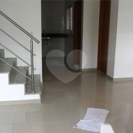 Sobrado à venda com 3 quartos, sendo 1 suíte,  em Vila Nivi, São Paulo, SP