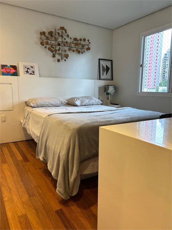 Apartamento à venda com 2 quartos, sendo 1 suíte, em Vila Andrade, São Paulo, SP