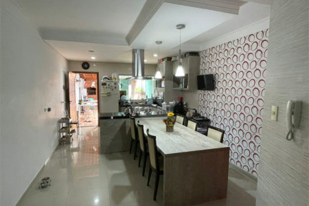 Casa à venda com 3 suítes em Vila Assunção, Santo André, SP