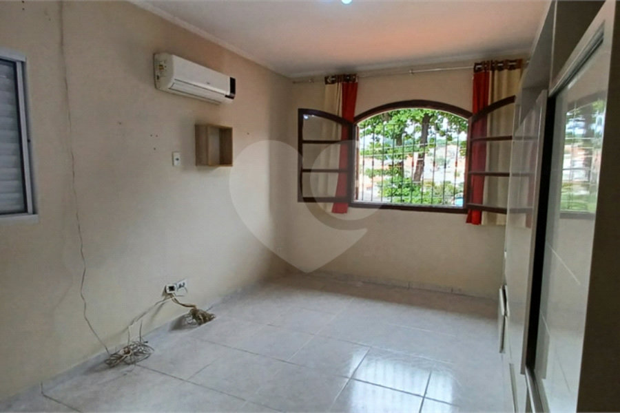 Sobrado à venda com 3 quartos, sendo 1 suíte, em Tremembé, São Paulo, SP