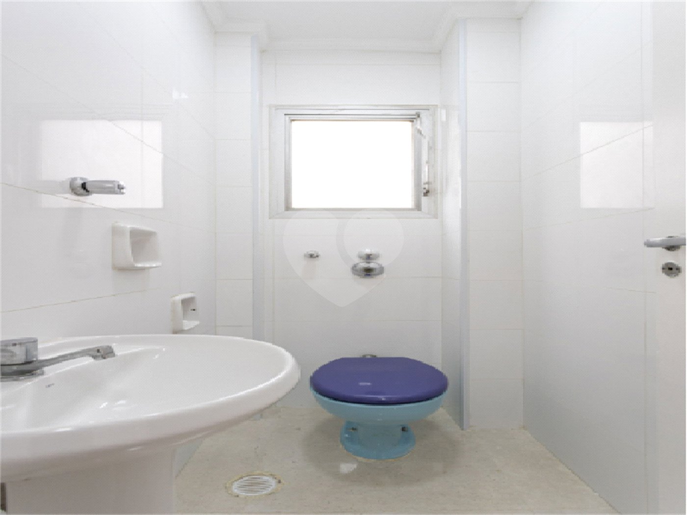 Apartamento à venda com 3 quartos, sendo 1 suíte, em Itaim Bibi, São Paulo, SP