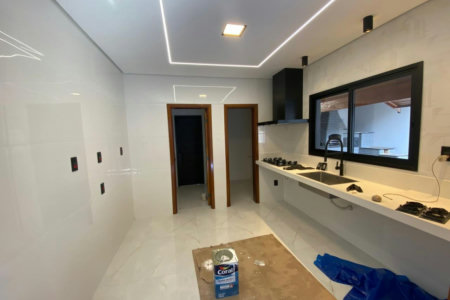 Casa à venda com 3 quartos, sendo 1 suíte, no condomínio Jardim Flamboyant, Hortolândia - SP