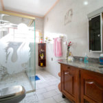 Sobrado à venda com 5 quartos, sendo 1 suíte,  em Jardim Villaça, São Roque, SP