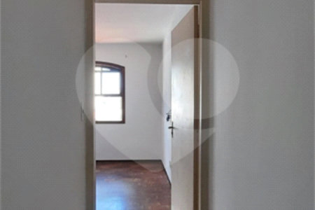 Sobrado à venda com 3 quartos, sendo 1 suíte, em Vila Firmiano Pinto, São Paulo, SP