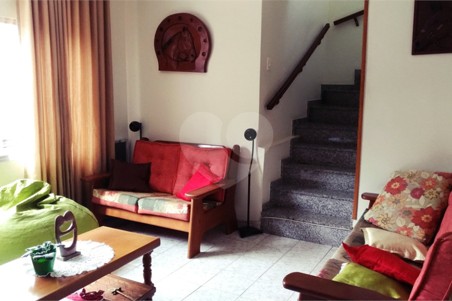 Casa à venda com 4 quartos, sendo 2 suítes,  em Vila Romero, São Paulo, SP