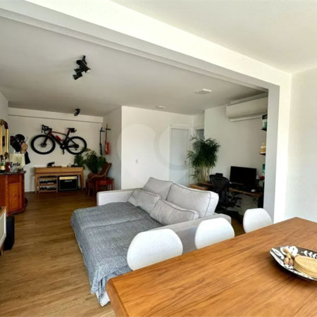 Apartamento à venda com 3 quartos, sendo 2 suítes,  em Chácara Santo Antônio, São Paulo, SP