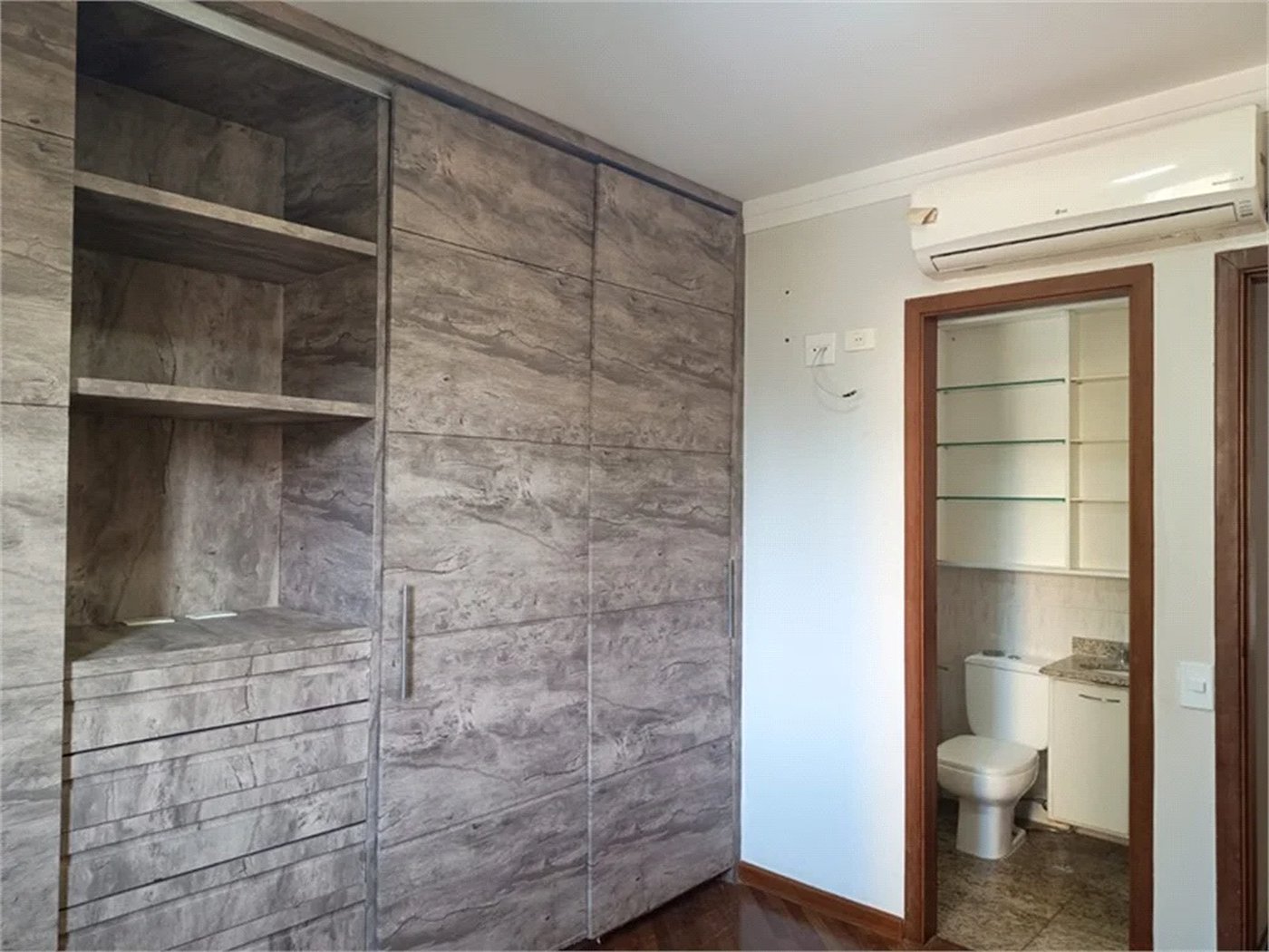 Apartamento à venda com 2 quartos, sendo 1 suíte,  em Vila Suzana, São Paulo, SP