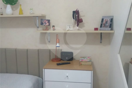 Sobrado à venda com 3 quartos, sendo 1 suíte,  em Vila do Castelo, São Paulo, SP