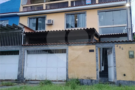 Casa à venda com 5 quartos, sendo 1 suíte, em Bangu, Rio de Janeiro, RJ