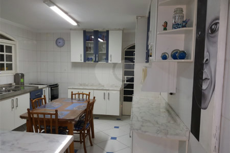 Sobrado à venda com 3 quartos, sendo 1 suíte, em Jardim Caravelas, São Paulo, SP