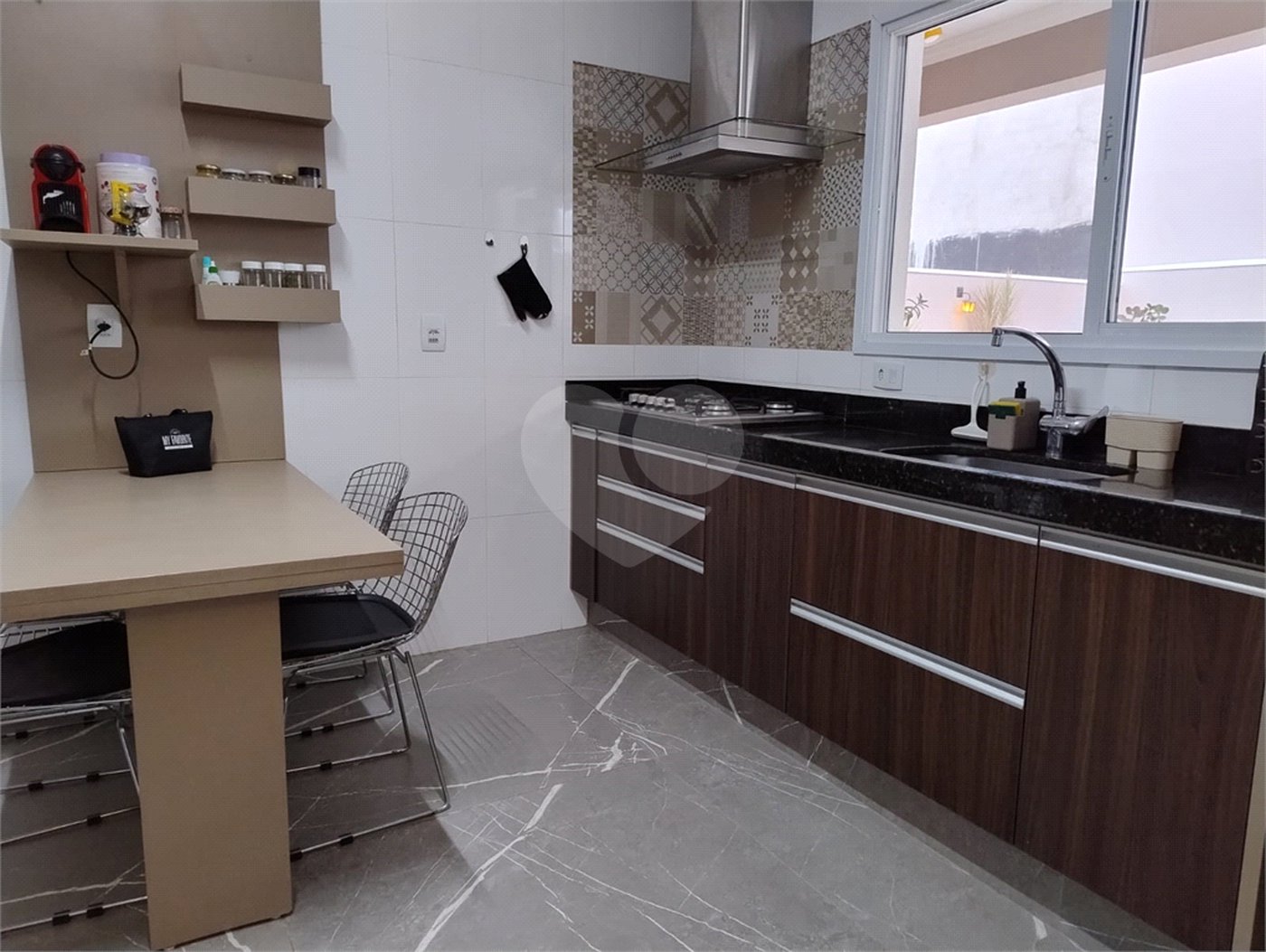 Casa à venda com 3 suítes no condomínio Jardim Maringá, Indaiatuba - SP