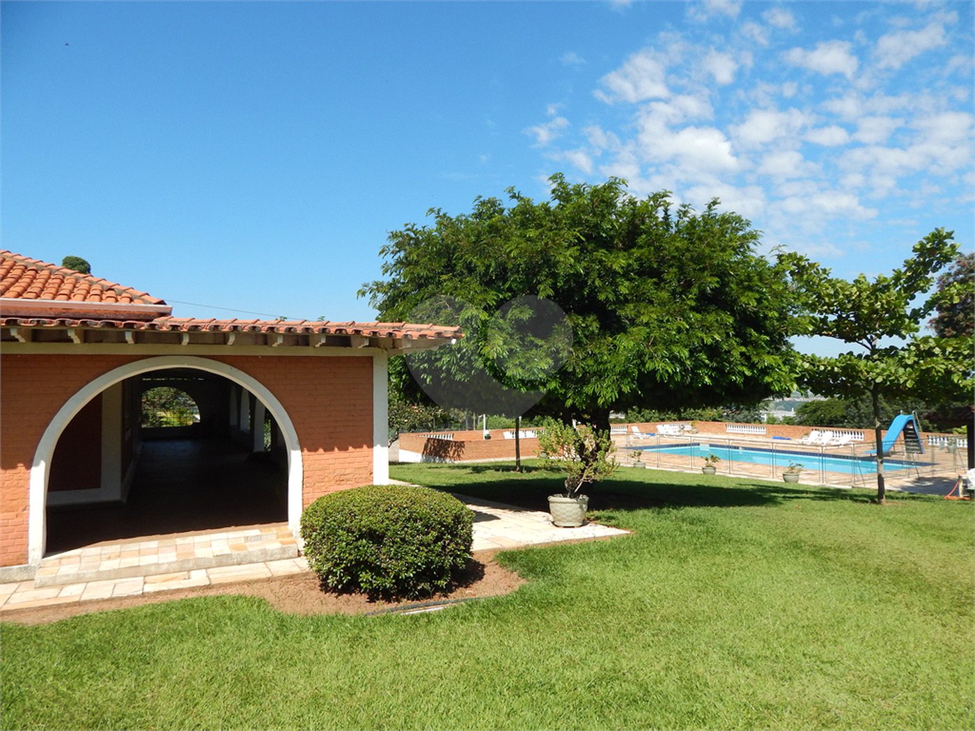 Casa à venda com 3 suítes no condomínio Alpes de Vinhedo, Vinhedo - SP